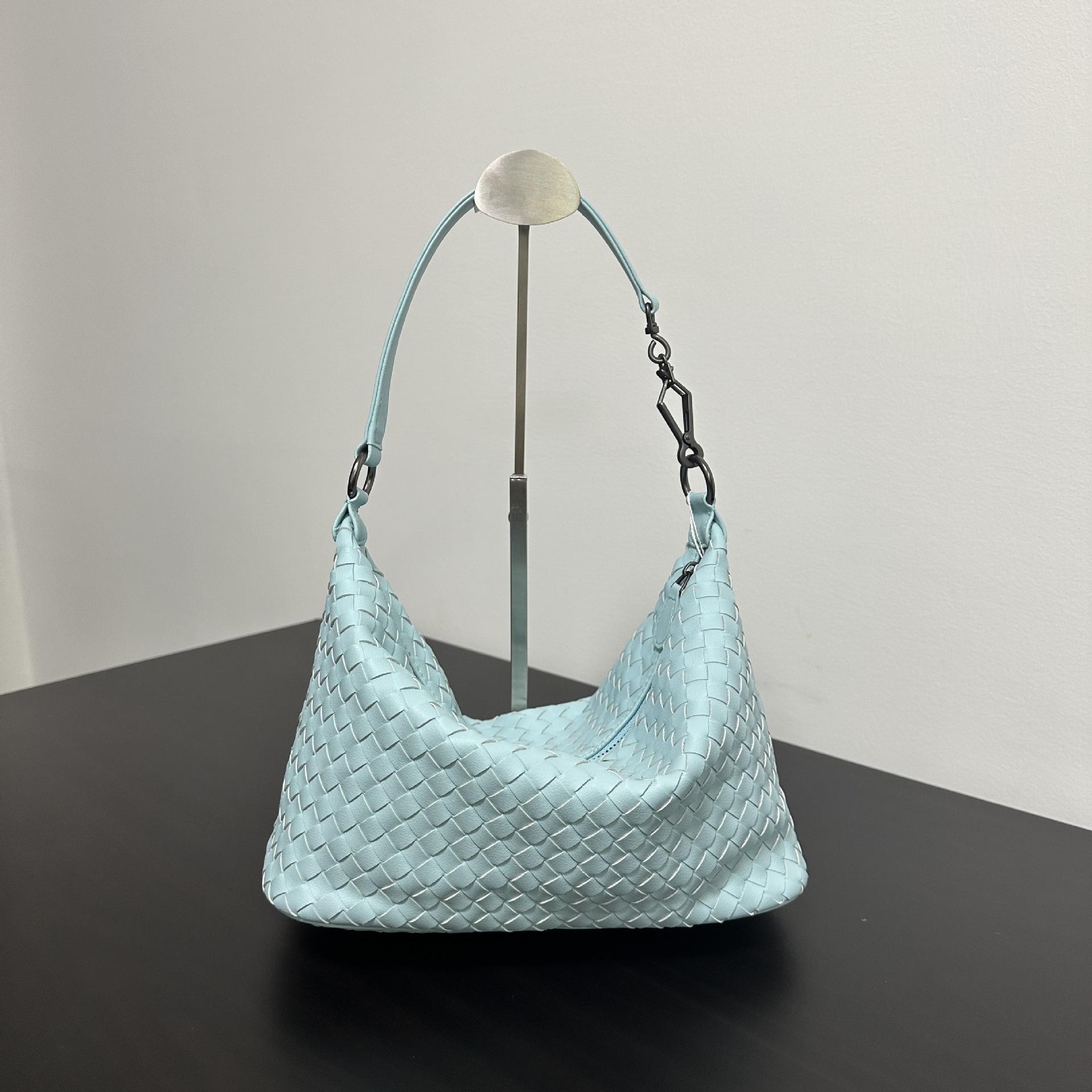 

Кожаная плетеная вручную большая сумка для ланча, сумка для выгула собаки, сумка под мышкой, повседневная универсальная сумочка, сумка-мессенджер на плечо, женская 25x13x18cm небесно-голубой