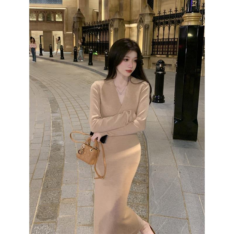 Cold wind high sense women's temperament socialite Muse fan red knitted bottoming dress autumn and winter