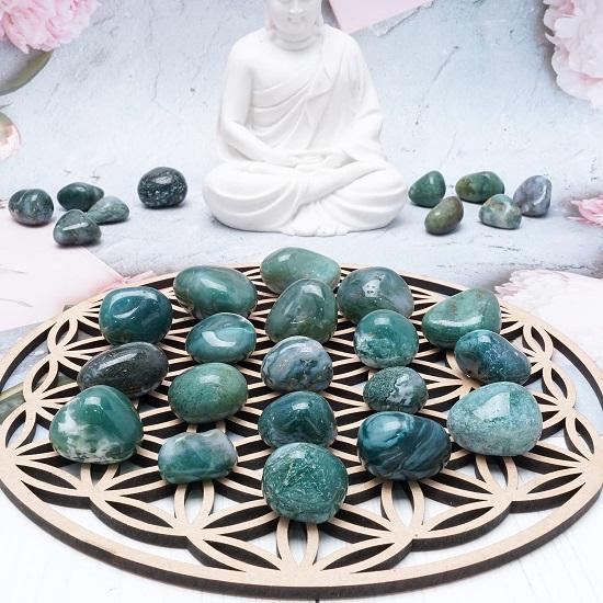 Moss Agate Tumbled Stones Reiki Chakra Healing Decorative Pebbles, Vase Fillers Tumble Stone for Jewellery Gift Item 13 Pieces Set