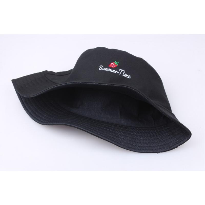 Broderte bøttehatt Koreansk versjon av de nydelige bokstavene Jordbærbrodert fiskehatt Sommer solhatter