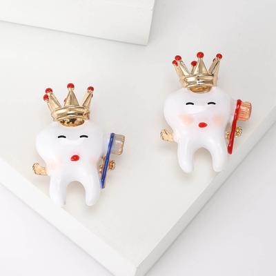 Fashion Creative Crown Teeth Drip Brooch Personality Cute Cartoon Corsage Clothes Versatile Accessories