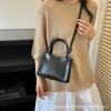 New Portable Small Square Bag Textured Women's Bag Large Capacity Simple Shoulder Bag Trendy Versatile Messenger Bag