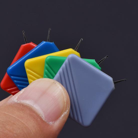 10 szt. nawlekaczy do igieł do szycia ręcznego Kwadratowy pomocnik do nawlekania igieł Łatwe narzędzie do nawlekania Pasuje do większości rozmiarów igieł Dla miłośników szycia