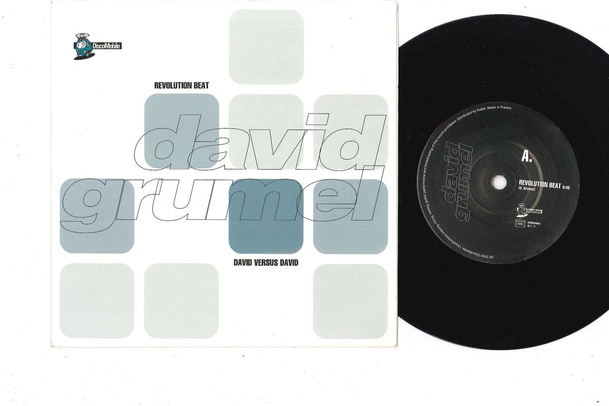 

7-дюймовая пластинка DAVID GRUMEL - Revolution Beat / David Versus Davi DM01 DISCOMOBILE 2000 Франция Поп Б/У