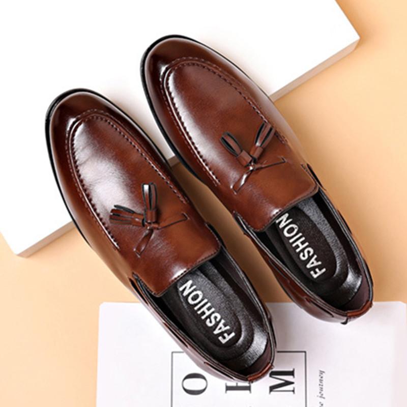 FashionMen Dress Shoes slip on Casual Business Fashion Leather Low Heel British Style Classic Trendy tassel Loafers for Men moccasins