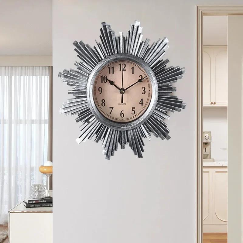 Creative Entrance Decoration Clock Wall Clock Living Room Home Creative Light Luxury Quiet Clock Hanging on The Wall Atmosphere