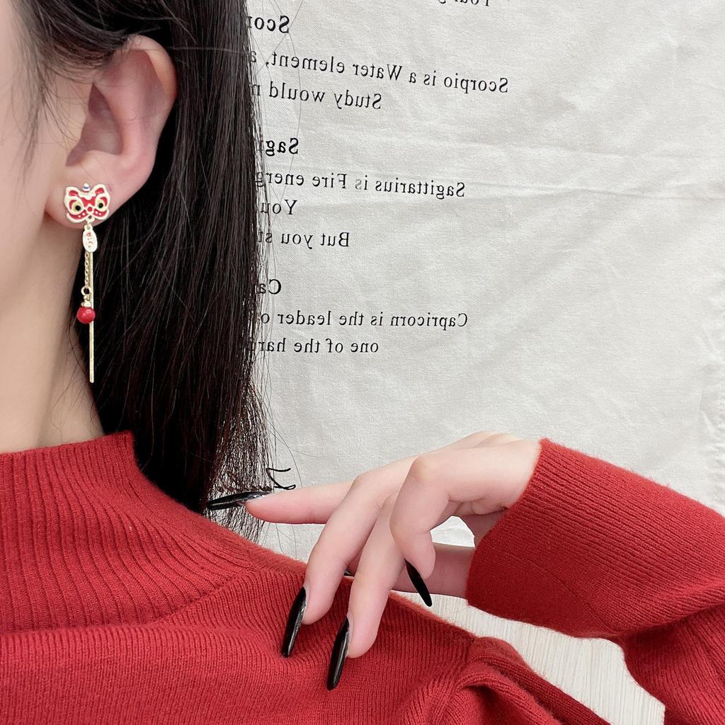 Elegant Red Lion Earrings: Festive New Year Design