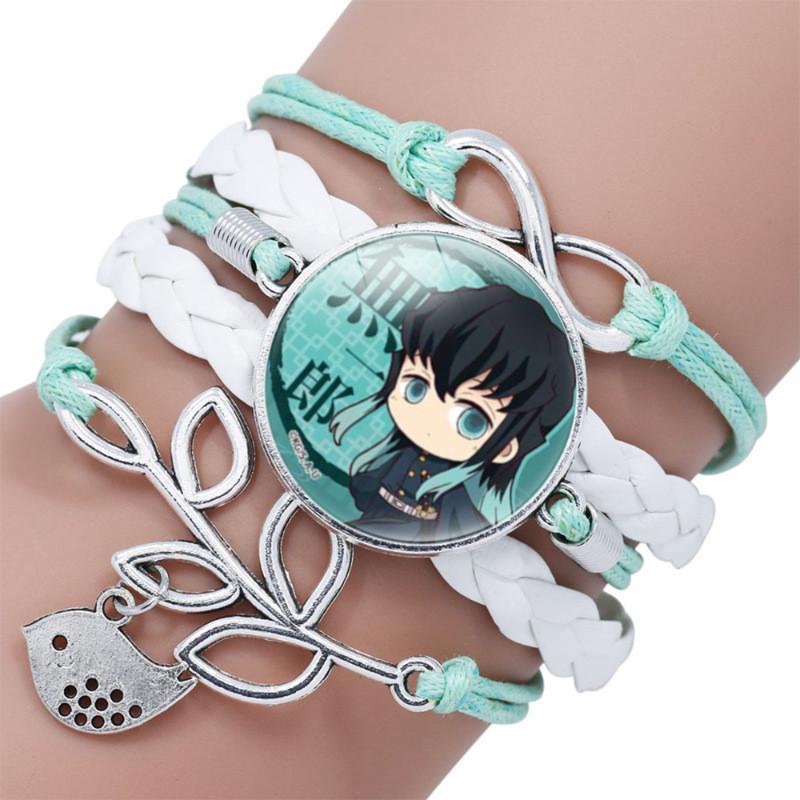 Stilvolles Lederarmband mit Nezuko Kamado-Motiv aus Demon Slayer und niedlichen Cartoon-Anhängern.