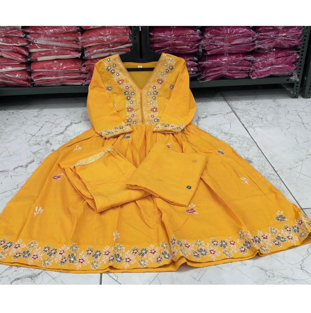 Beautiful Embroidered Kurta Pant Dupatta Set Indian Women Bollywood Salwar Kameez