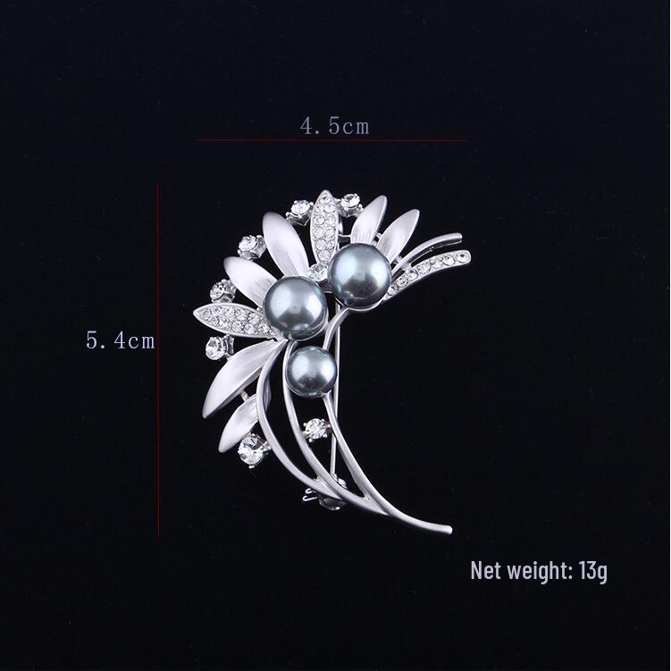 

Високоякісна корейська матова срібляста брошка-квітка з перлами