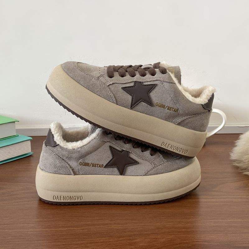 2025 Winter neue koreanische Version perlmuttartig poliertes Leder Schnürschuhe runde Zehenpartie Plateau lässige Board Schuhe Plüschschuhe Damen