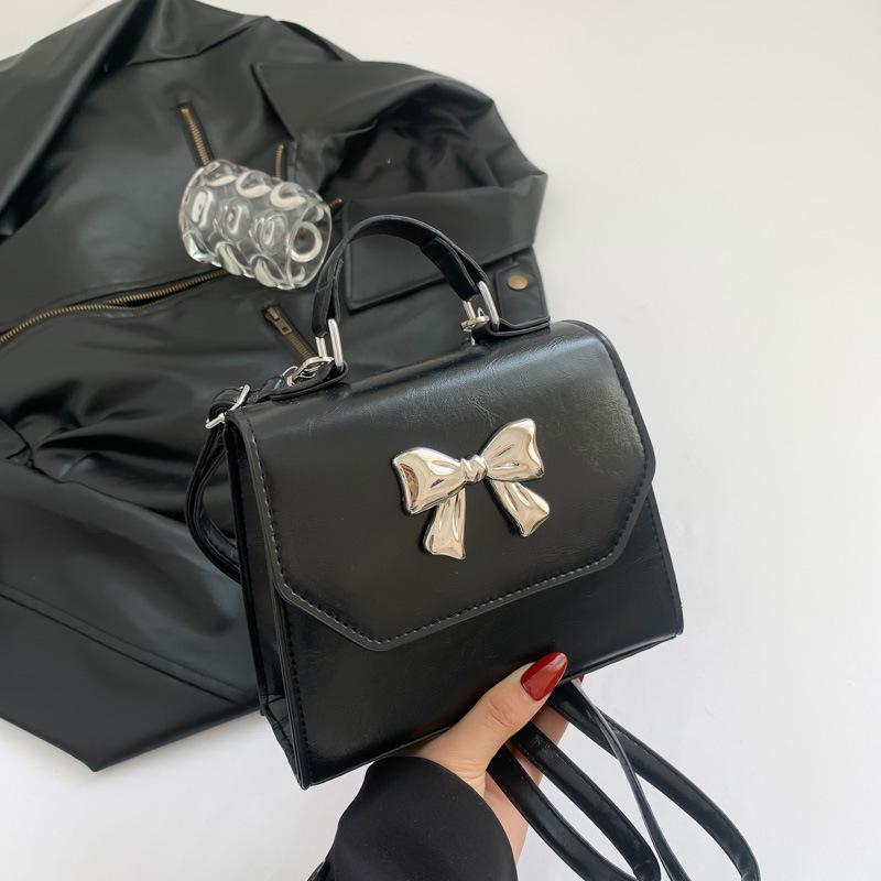 Маленькая сумка женская 2025 новая популярная сумка через плечо модная зарубежная нишевая красота персонализированный повседневный рюкзак тренд