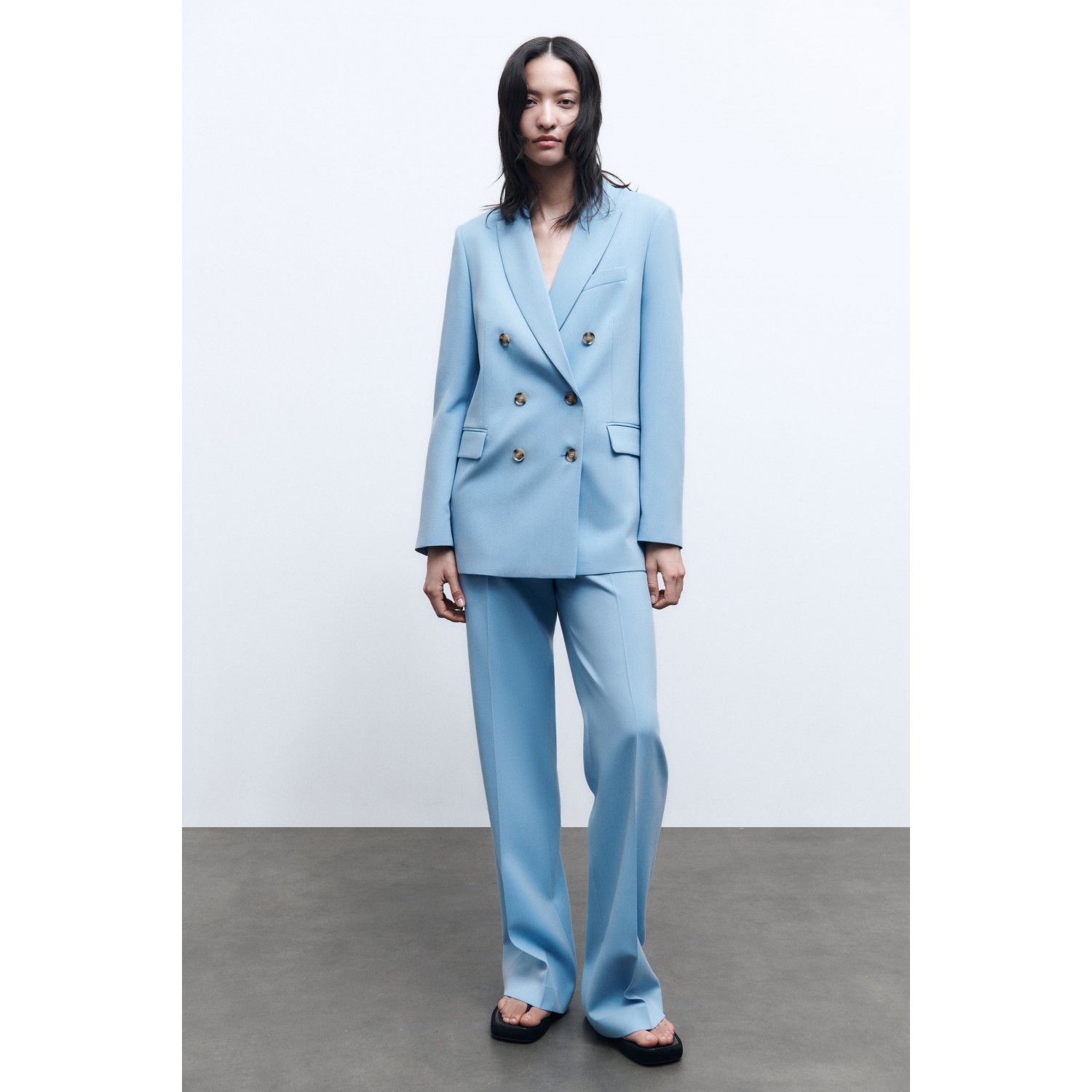 

FITTED DOUBLE-BREASTED BLAZER