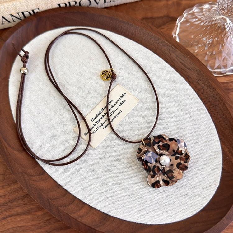 Comfortable Clavicle Chain Lightweight Flower Pendant Necklace Brown Leopard Print Fashion Neck Decoration