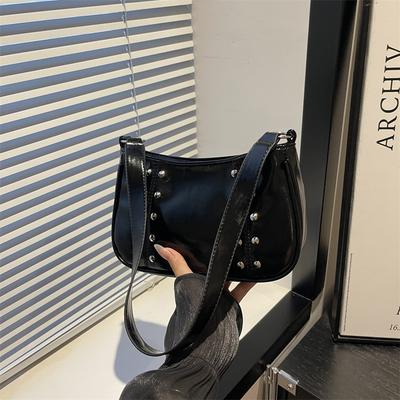 High-value Korean Version of Simple Shoulder Bag 2025 Autumn New Retro Personalized Casual Rivet Underarm Small Square Bag
