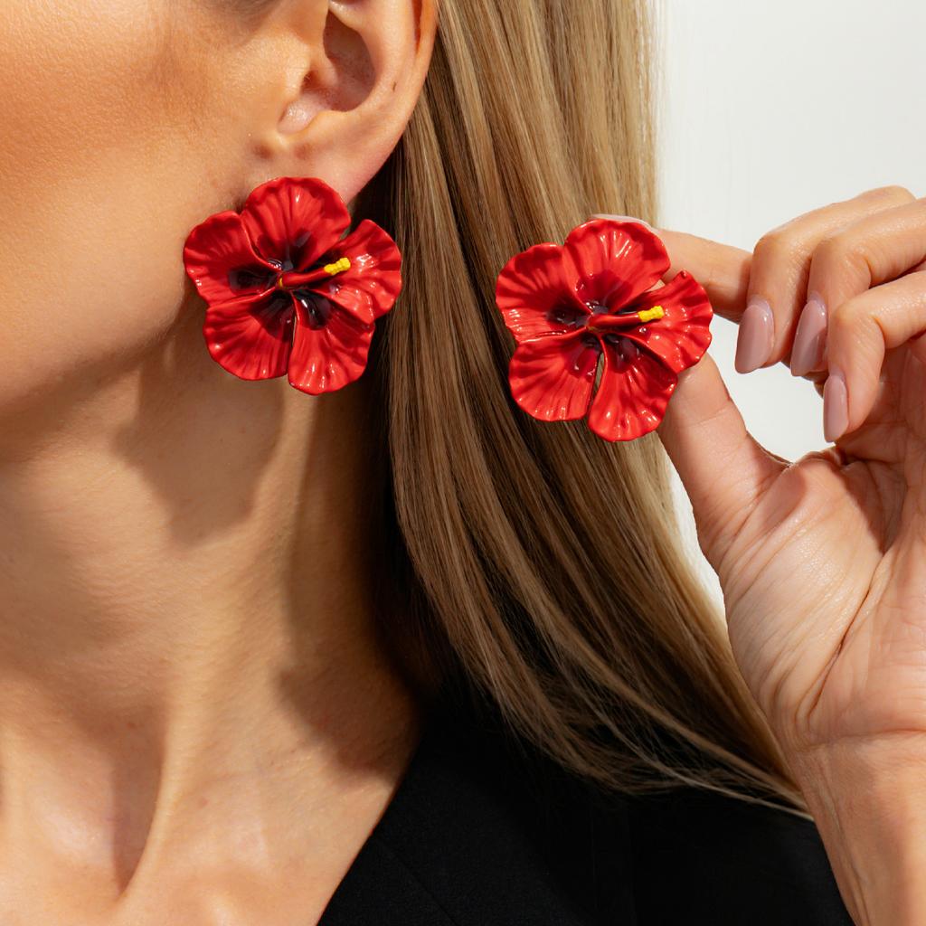 Dawney Exaggerated Retro Pattern Big Love Stud Earrings Female, Fashionable Metal Oil Dripping Flower Resin Earrings