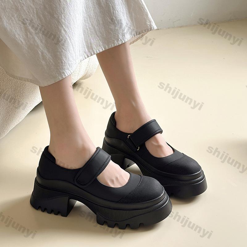 Modische Klobige High Heels Pumps für Damen 2025 Frühling Neue Mode Schwarze Plateau Lederschuhe Frau Gothic Dicker Absatz Mary Jane Schuhe