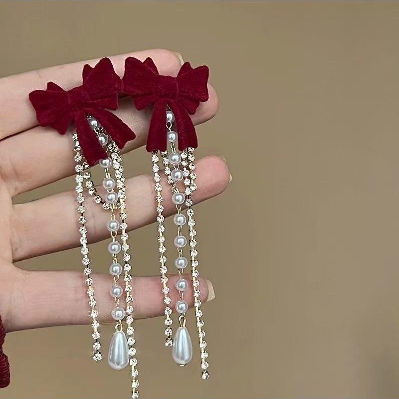 Luxuriöse Rote Blume Quastenohrringe: Stilvolle, Hochwertige Statement-Ohrstecker für Damen