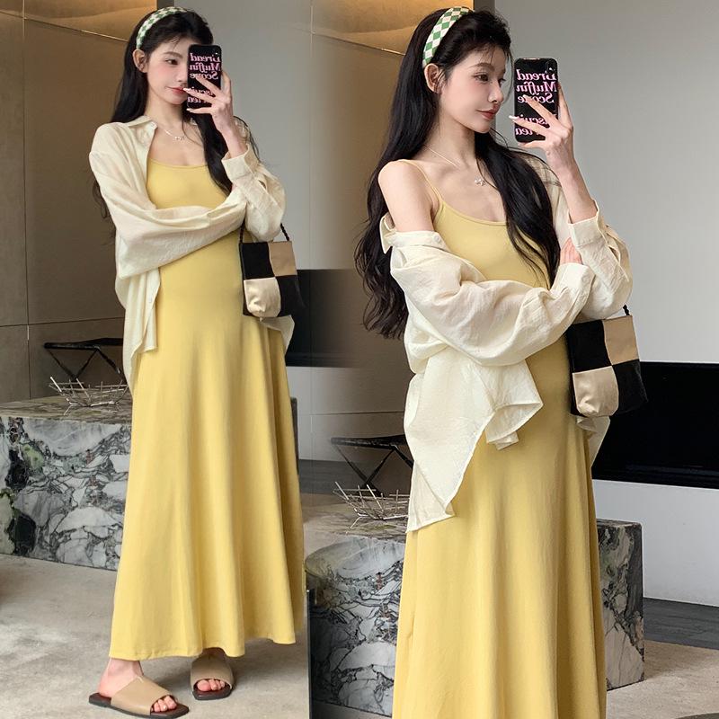 2026 Spring/Summer Korean Style Maternity Two-Piece Set: Elastic Camisole Dress + Sun Protection Cardigan. M