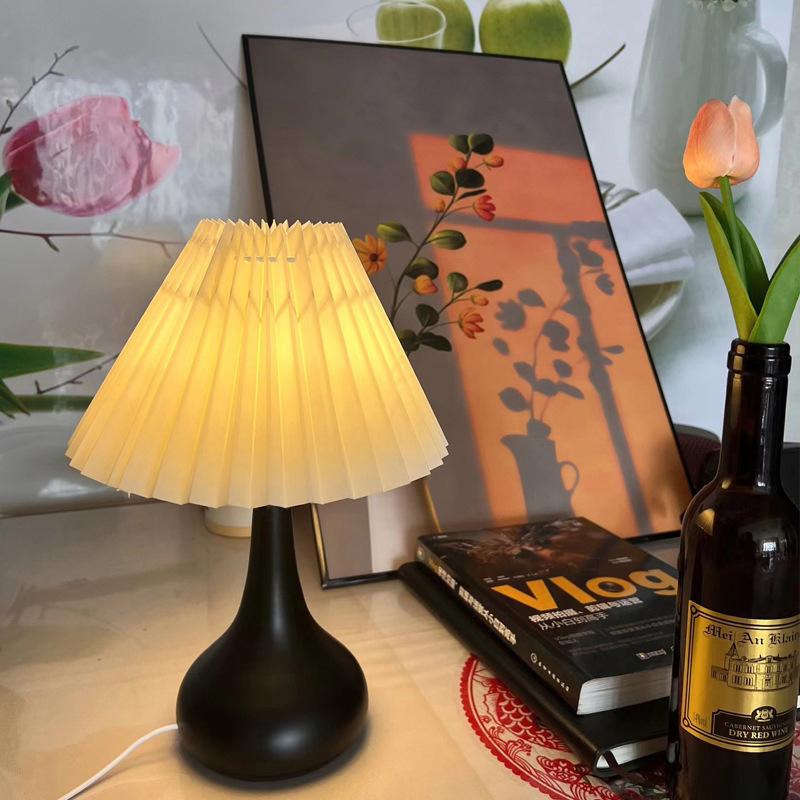 Nordische Plissee-Tischlampe DIY Faltbar USB Kunst Atmosphäre Schlafzimmer Schreibtisch Nachttisch Nachtlicht Heim Dekorieren Tischstehlampe