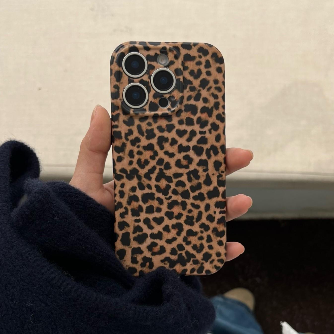 

For iPhone 15 Pro Case Retro Leopard Print TPU Phone Cover Type A