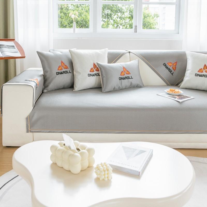 

Red Maple Leaf Summer Ice Silk Sofa Cushion Non Slip Full Cover Towel Light Luxury Modern Sofa Cover Cloth Universal Fit 70*70