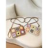 Frühlings-Häkelblumen-Patchwork-Stroh-Quadrattasche - Damen Retro Gewebte Crossbody- und Umhängetasche