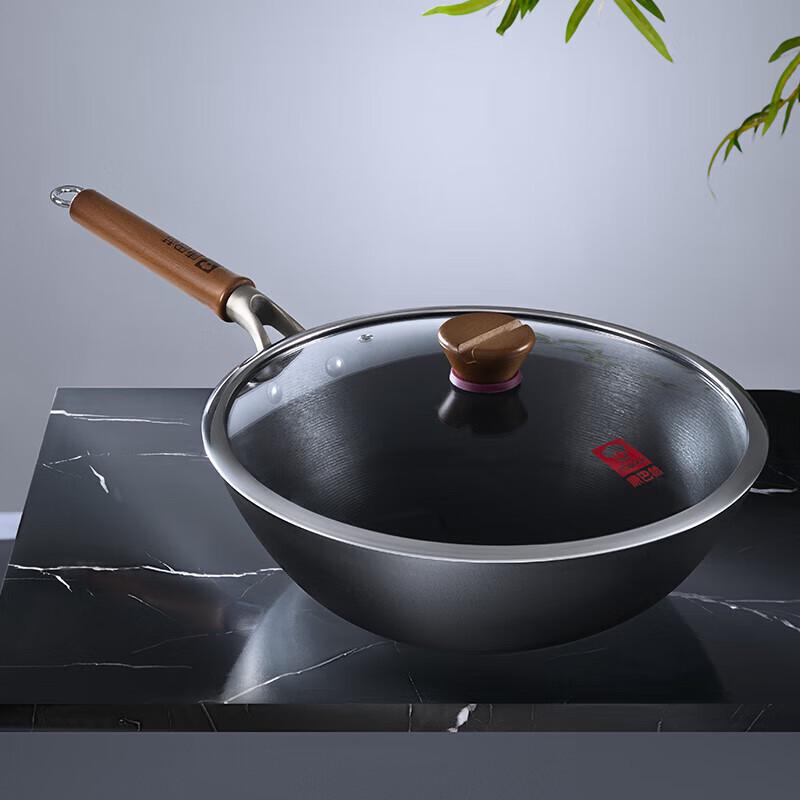 Kangbach Non-Stick Cast Iron Wok