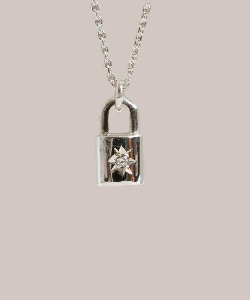 Jnui Stella Lock Necklace