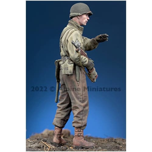 Alpine Miniatures 1/35 Scale WWII US Army Infantry Non-Commissioned Officer in Winter Gear Giving Orders Resin Kit AM35303