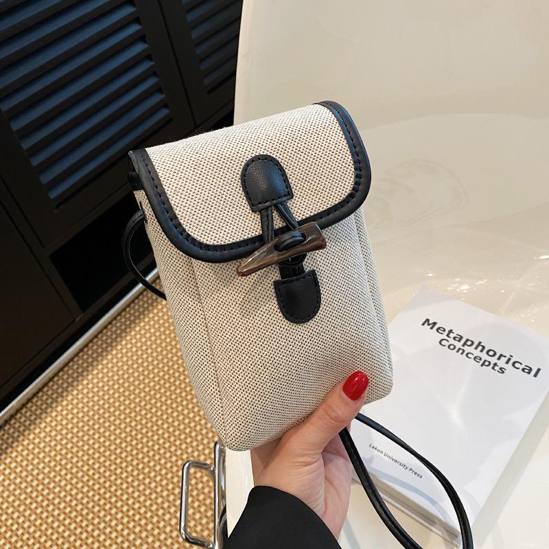 Simple Casual Small Bag Women's New Niche Design Messenger Bag Versatile Mobile Phone Bag Fashion