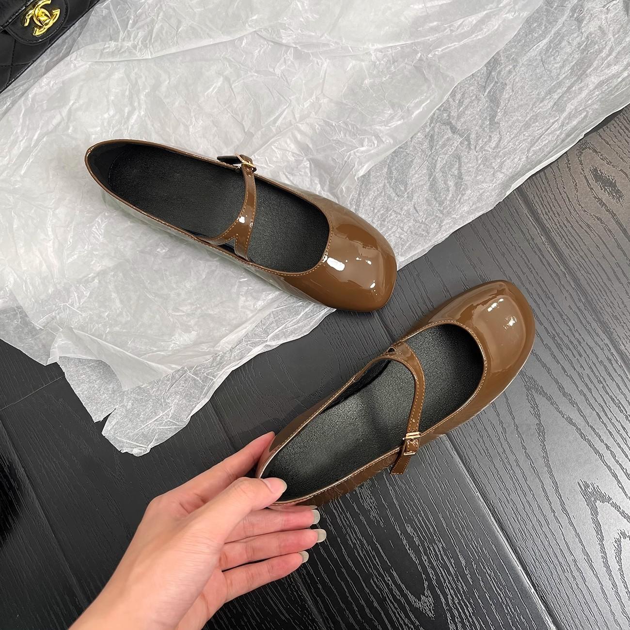 

Spot second hair! Fashion versatile new Korean version niche high-end patent leather buckle with thick heel Mary Jane women s shoes single 40 шоколадный