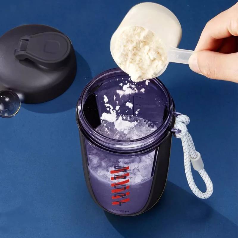 Shaker für Männer und Frauen aus robustem Kunststoff für Fitness und Sport