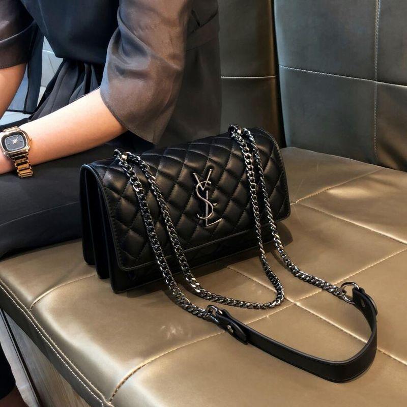 

Hong Kong Brand Chain Bag for Women 2025 New Arrival This Year Popular Fancy Quilted Work Clothing Shoulder Messenger Bag Fashion Black small size(Gift bag + gift box)