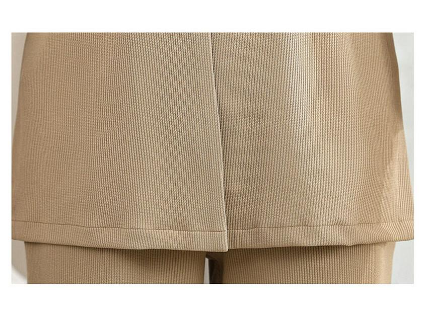 Stylish Autumn Three-Piece Set for 50+ Women: Age-Defying Casual Suit