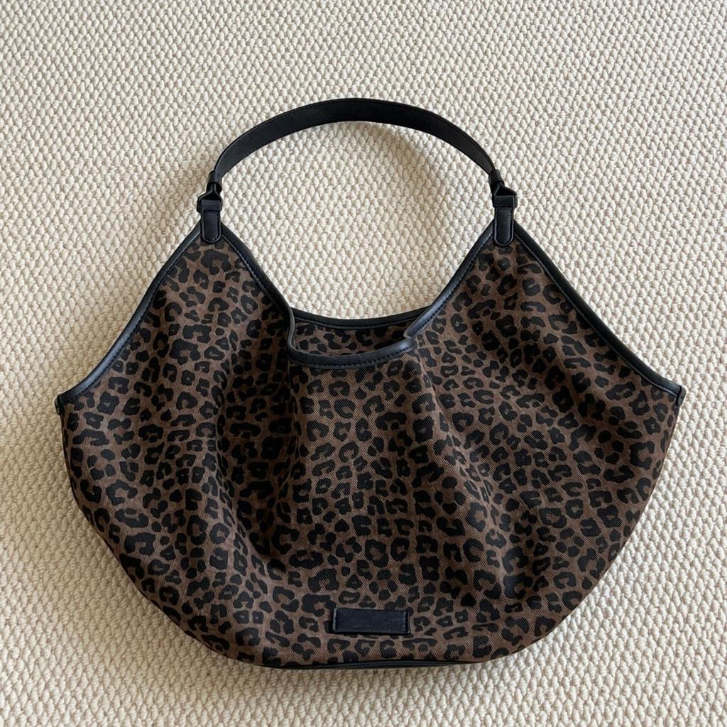 Niche Fashion Leopard Print Design Handbag Women'S Retro Versatile Shoulder Underarm Bag Large Capacity Tote Bag Tide
