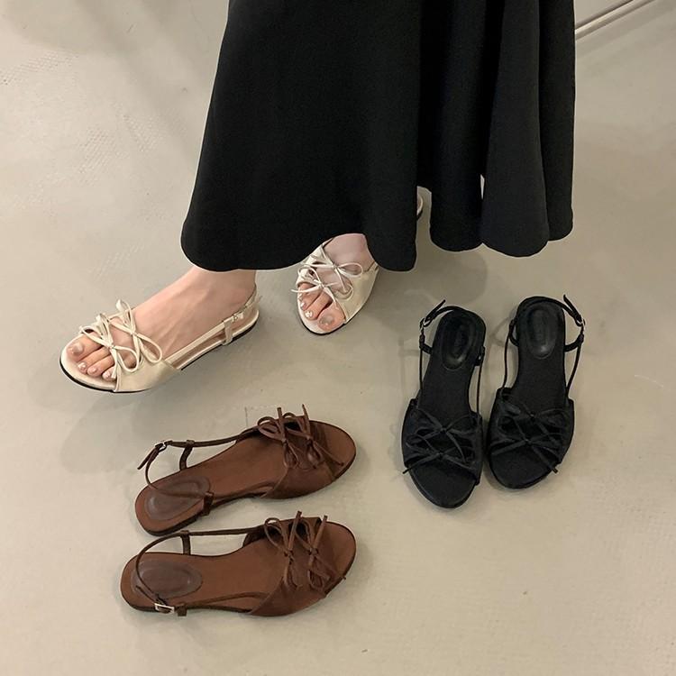 Beautiful Flat-soled Sandals Women's Summer Wear 2025 New Fairy Bow Temperament High-end Fashion Roman Women's Shoes