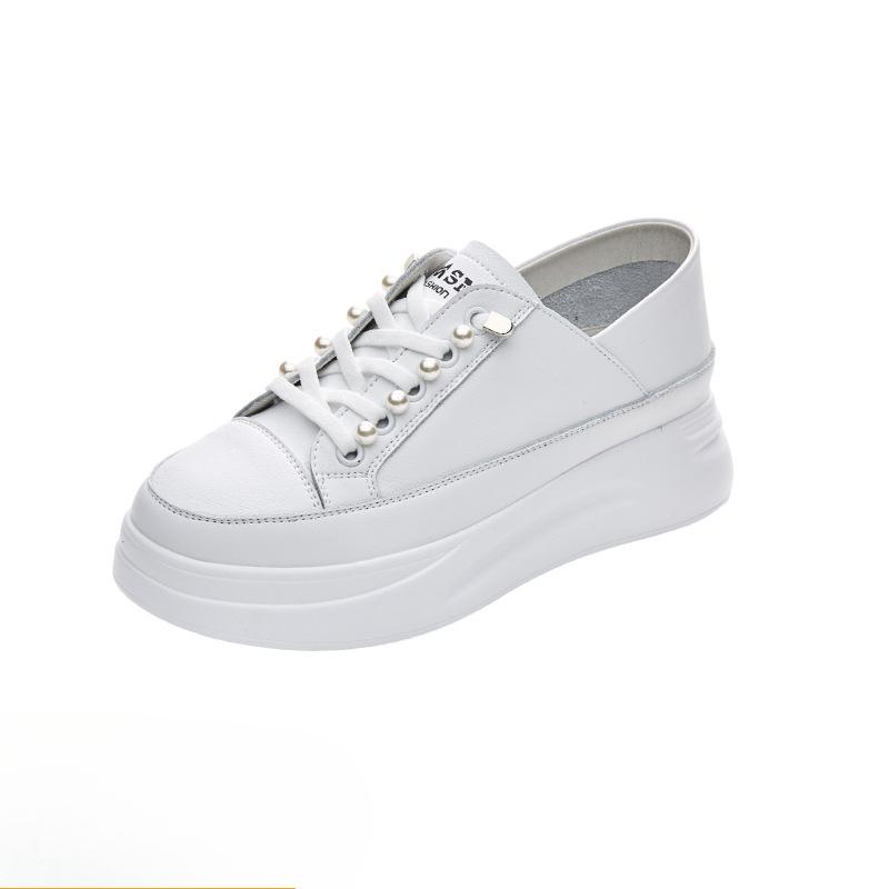 New Thick-soled Height-increasing Shoes for Women A Pair of Casual Shoes with A Sponge Sole
