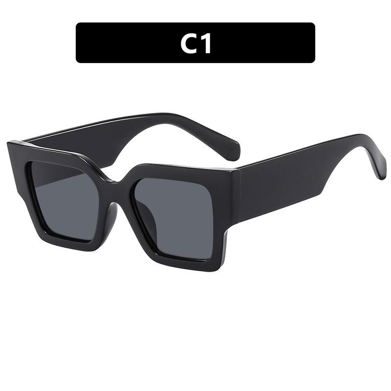 Женские солнцезащитные очки в квадратной оправе — фото 5