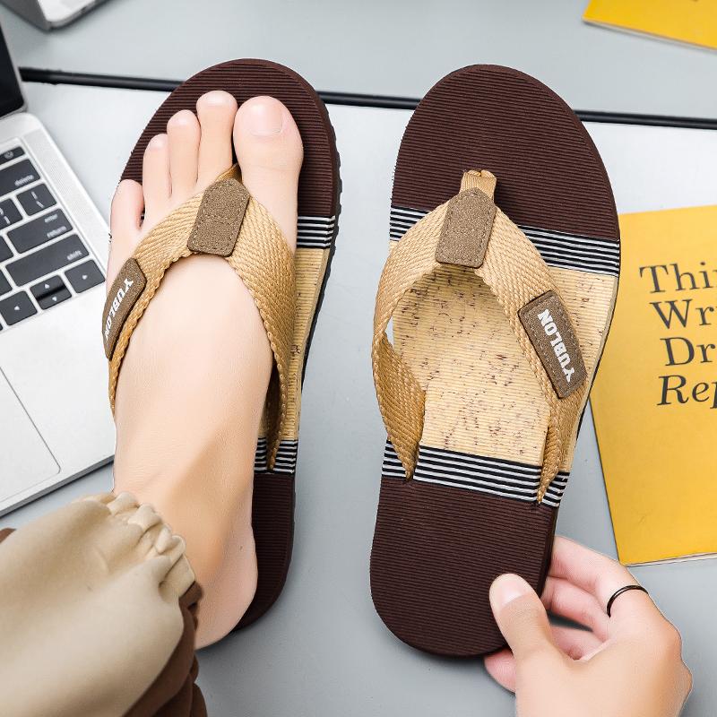 Flip Flops Men's Summer New Outdoor Non-slip Lightweight Leisure Classical Style Wear-resistant Breathable Beach Slippers