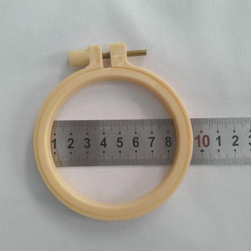 Adjustable Plastic Bamboo-Style Embroidery Hoop for DIY Cross Stitch and Fabric Stretching