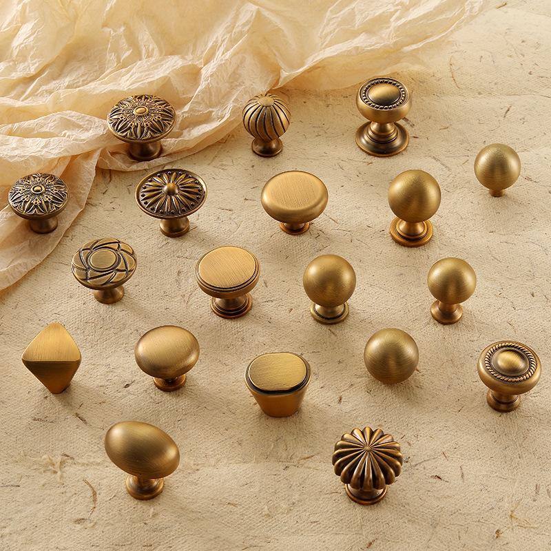 1 stk Køkkenmøbelhåndtag Vintage Stil Messinghåndtag Bronze Enkelt Hul Lille Knop Til Garderobedøre Skuffer Og Skabe