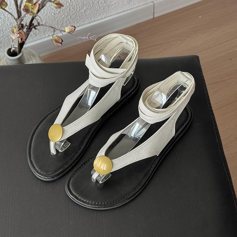 

Нишевые 2025 новые внешнеторговые сандалии на плоской подошве с ремешками, вьетнамки, универсальные повседневные римские пляжные туфли в стиле отпуска 35 белый