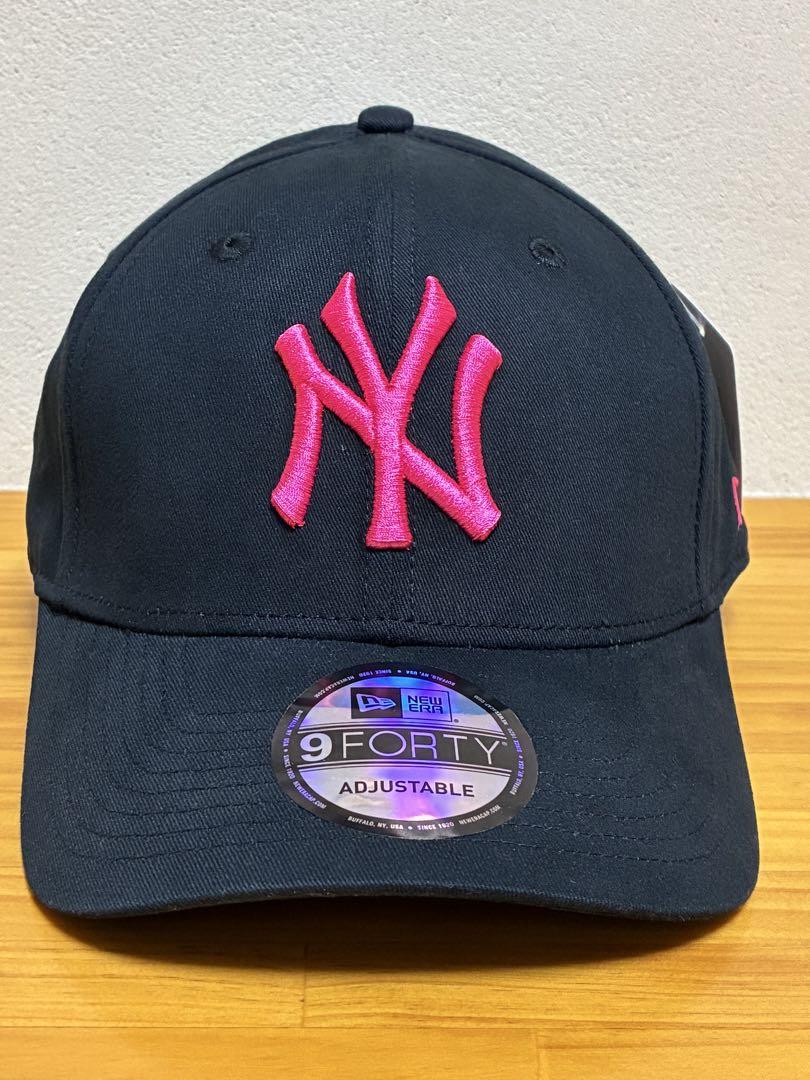 

[USED] New Era 9FORTY Black/Pink Cap (Not tried on)