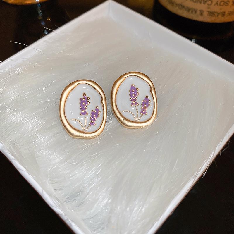 Vintage French-Style Silver Needle Earrings - Women's Elegant Studs with Retro Court Charm