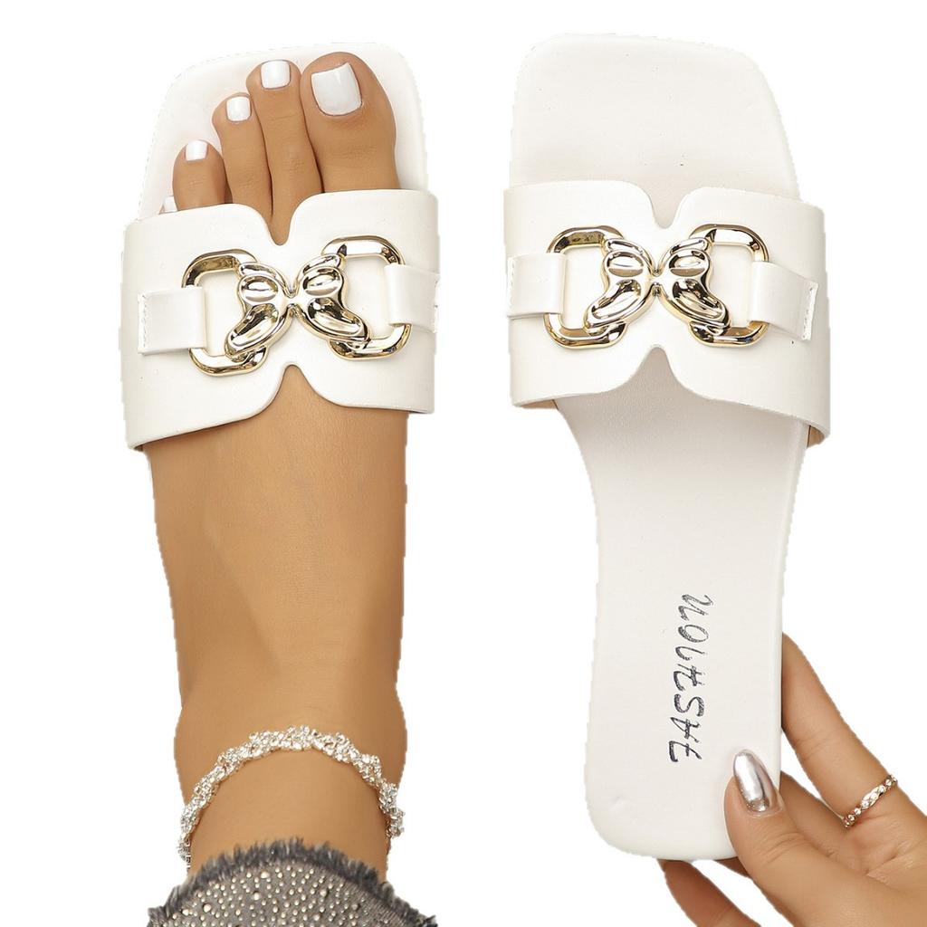 Plus Size Casual Flat Sandals with Metal Buckles Are New Summer Wear with One-line Beach Shoes