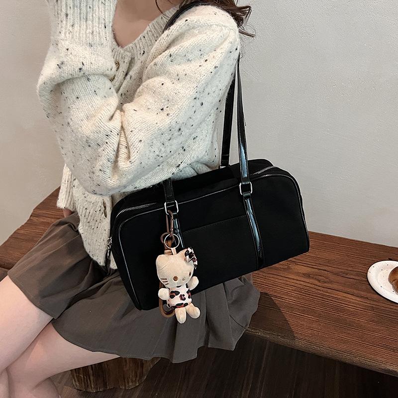 Fashion and Leisure Large-capacity Tote Bag Women's 2025 Winter New Simple Shoulder Bag Texture Foreign Underarm Bag