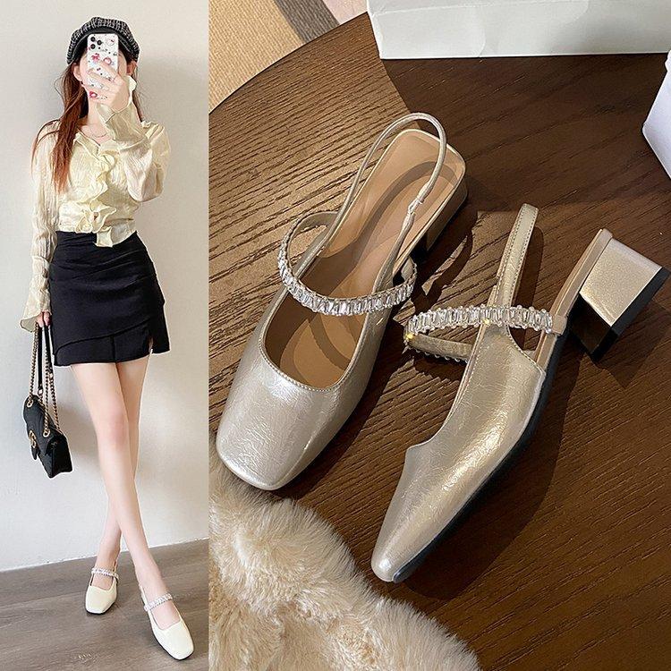 Flat Bottom Low Heel Bag Head Sandals Women's 2025 Spring and Summer New French Fashion Rhinestone Word with Shallow Mouth Square Head Single Shoes