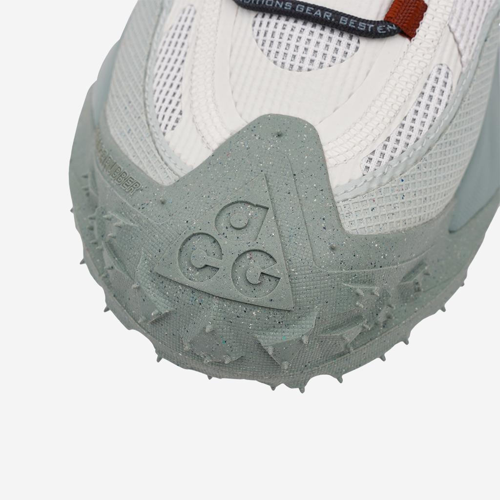 Nike ACG Mountain Fly 2 Low GORE-TEX Plata Fantasma Plata Ligera Zapatillas de Hombre Gris Mica-Verde Gris Humo Oscuro HF6245-003