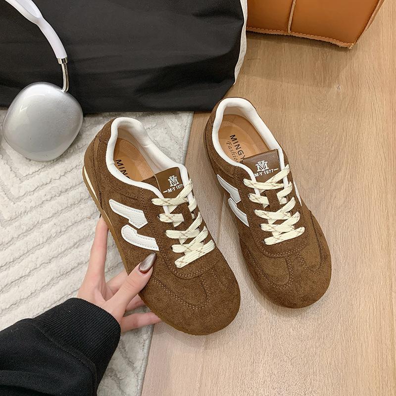 

Ретро женские 2025 универсальные спортивные и повседневные маленькие белые туфли на плоской подошве с легкой мягкой подошвой 35 коричневый